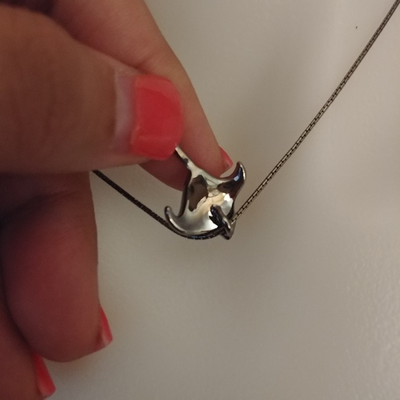 Annaleece by Devries Stingray Necklace - Picture 6 of 13